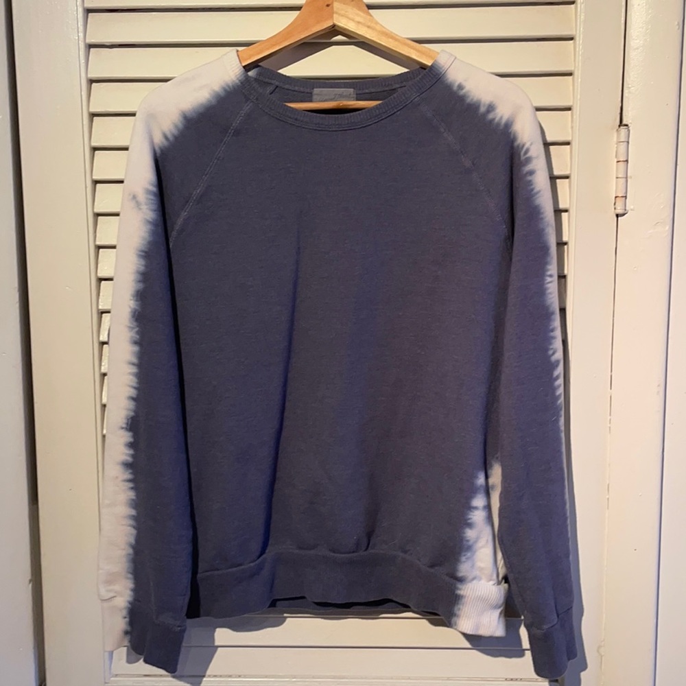 Universal Threads crew-neck sweatshirt, size medium, purple and white tie dye.